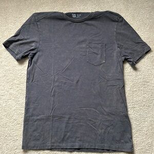 VRST short sleeve pocket tshirt size medium- NWOT